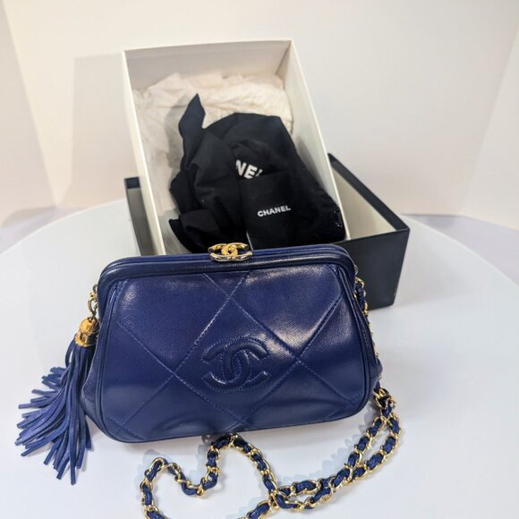 Chanel Vintage Blue Quilted Lambskin Kisslock Tassel Clutch - Picture 2 of 16